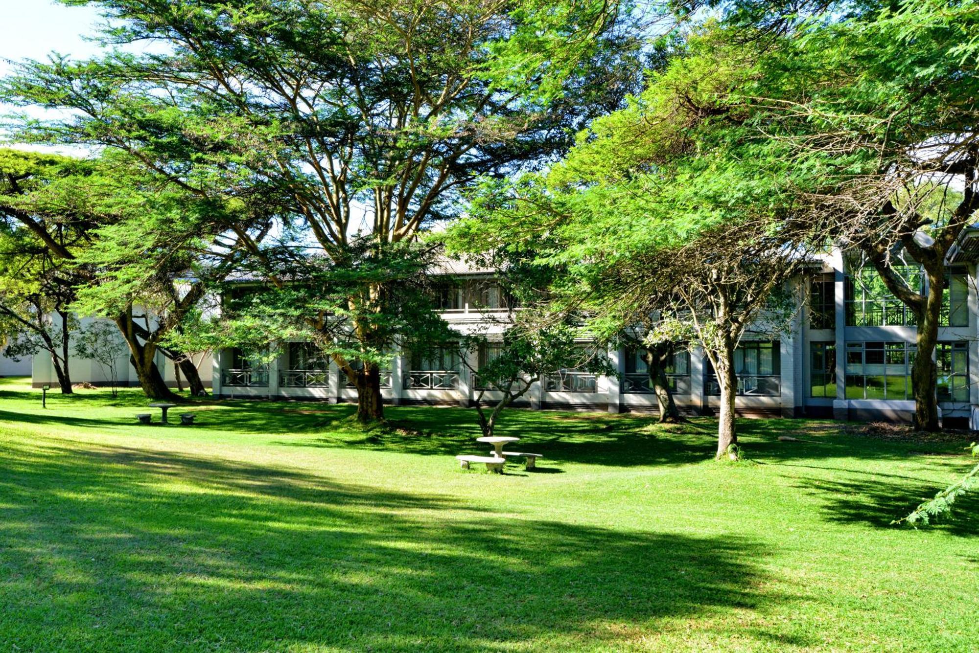 Cresta Lodge Хараре Екстериор снимка